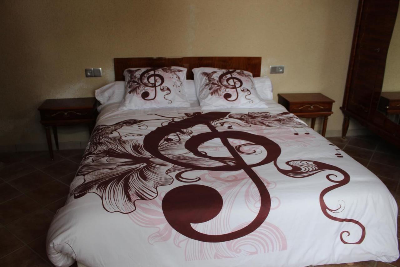 Domaine De La Touche Mosnay Bed and Breakfast Buitenkant foto